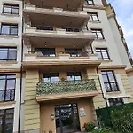 Four Seasons Апартамент Поморие