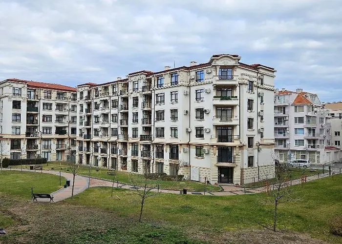 Four Seasons * Pomorie